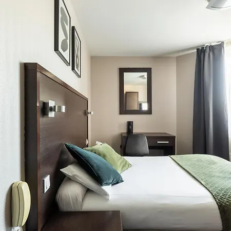 Hotel Bristol Nord Paris-3